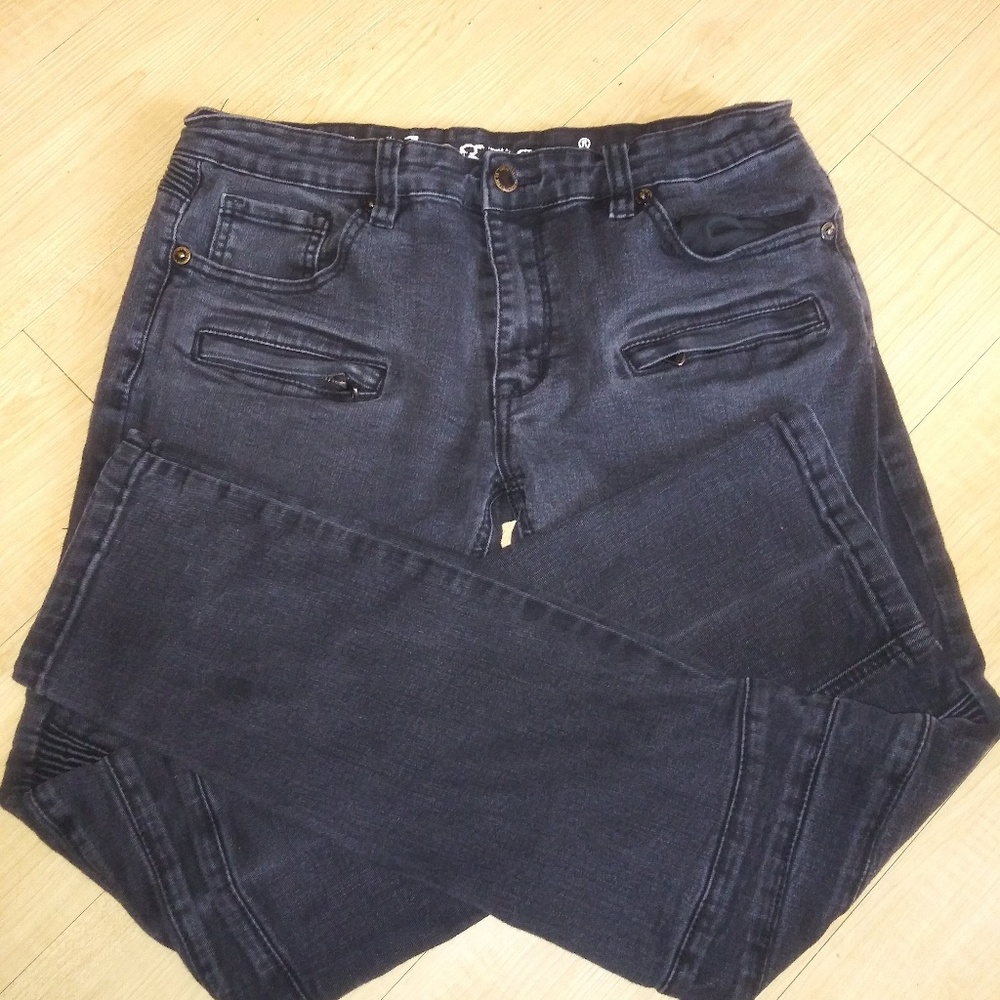 Kilogram distressed jeans